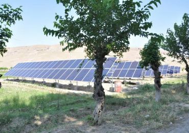 Système de pompe solaire de 45 kW en Ouzbékistan
    